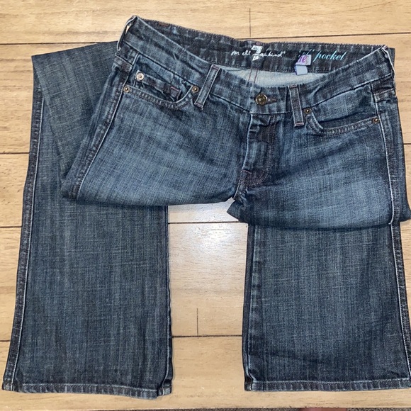 7 For All Mankind Medium Wash Lexie Cut Petite Jeans with A Pocket - Picture 5 of 7